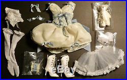 This Dish is Too Hot Tonner Doll OUTFIT 2009 fits 17 DeeAnna Denton Goldilocks