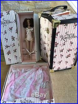 Tonner 10 TINY KITTY DOLL TRUNK withBasic Brunette TINY KITTY DOLL +1 NRFB Outfit
