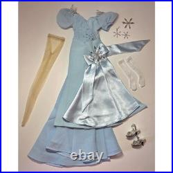 Tonner 16 Full Figured Doll Outfit Winter Frost Mrs. Claus (As shown)