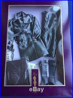 Tonner 16 Tyler Wentworth Shape METRO CHIC Fashion Doll Clothes Outfit NRFB
