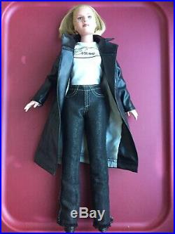 Tonner 17 EMME FULL FIGURE Fashion MODEL ENERGY Doll + Outfit No Box No Stand