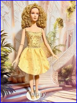 Tonner 2002 RTW Tyler Wentworth Spring 16 Doll In Champagne Bubbles Outfit Tonner 2002 RTW Tyler Wentworth Spring 16 Doll In Champagne Bubbles Outfit