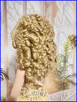 Tonner 2002 RTW Tyler Wentworth Spring 16 Doll In Champagne Bubbles Outfit