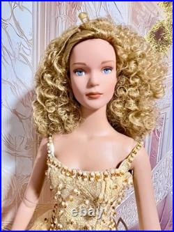 Tonner 2002 RTW Tyler Wentworth Spring 16 Doll In Champagne Bubbles Outfit