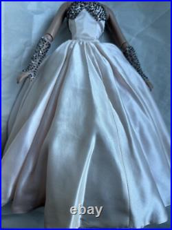 Tonner 2002 TDLM Reflect D' Argent 16 Tyler Wentworth Dressed Fashion Doll LE Tonner 2002 TDLM Reflect D' Argent 16 Tyler Wentworth Dressed Fashion Doll LE