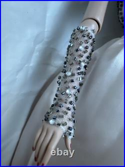 Tonner 2002 TDLM Reflect D' Argent 16 Tyler Wentworth Dressed Fashion Doll LE Tonner 2002 TDLM Reflect D' Argent 16 Tyler Wentworth Dressed Fashion Doll LE