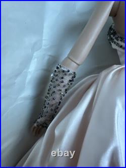 Tonner 2002 TDLM Reflect D' Argent 16 Tyler Wentworth Dressed Fashion Doll LE Tonner 2002 TDLM Reflect D' Argent 16 Tyler Wentworth Dressed Fashion Doll LE