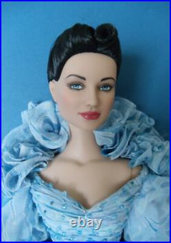 Tonner 2004 Wizard of Oz 16 BASIC OZMOPOLITAN Doll in BLUE SKIES GLINDA Outfit