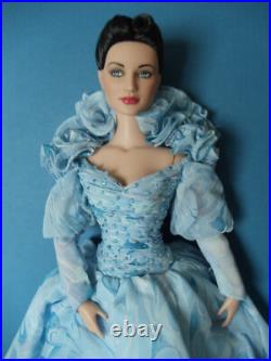 Tonner 2004 Wizard of Oz 16 BASIC OZMOPOLITAN Doll in BLUE SKIES GLINDA Outfit