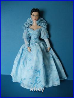 Tonner 2004 Wizard of Oz 16 BASIC OZMOPOLITAN Doll in BLUE SKIES GLINDA Outfit
