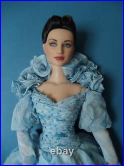 Tonner 2004 Wizard of Oz 16 BASIC OZMOPOLITAN Doll in BLUE SKIES GLINDA Outfit