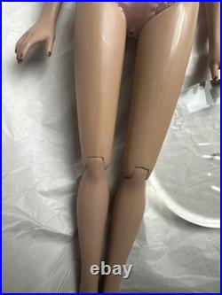 Tonner 2005 AMERICAN MODELS BASIC BLONDE MODEL 22 Dressed Fashion Doll with Stand Tonner 2005 AMERICAN MODELS BASIC BLONDE MODEL 22 Dressed Fashion Doll with Stand