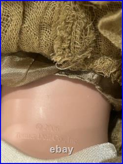 Tonner 2006 ELLOWYNE WILDE Redhead 16 Fashion Doll withOlive Green Clothing RARE