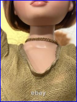 Tonner 2006 ELLOWYNE WILDE Redhead 16 Fashion Doll withOlive Green Clothing RARE