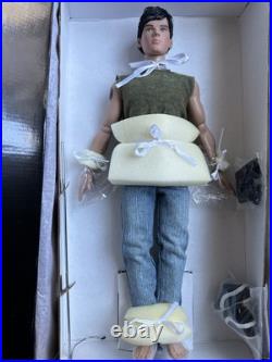 Tonner 2010 Twilight New Moon Jacob Black Taylor Lautner 17 Fashion Doll New Le Tonner 2010 Twilight New Moon Jacob Black Taylor Lautner 17 Fashion Doll New Le