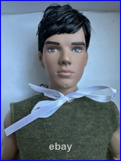 Tonner 2010 Twilight New Moon Jacob Black Taylor Lautner 17 Fashion Doll New Le Tonner 2010 Twilight New Moon Jacob Black Taylor Lautner 17 Fashion Doll New Le