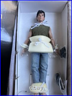 Tonner 2010 Twilight New Moon Jacob Black Taylor Lautner 17 Fashion Doll New Le Tonner 2010 Twilight New Moon Jacob Black Taylor Lautner 17 Fashion Doll New Le