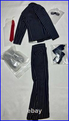 Tonner ANDY MILLS 17 Event Planner Outfit with Accessories NO DOLL