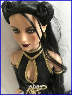 Tonner ANGNES DREARY SISTER DREARY WOLFSBANE 16 Vinyl DOLL in Outfit LE150