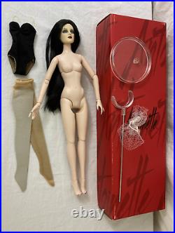 Tonner ANTOINETTE BASIC GOTH 16 Fashion Doll T12-FMBD-01