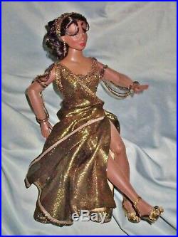 Tonner African-American 16 Mama Morton Fashion Doll Original Outfit Rare