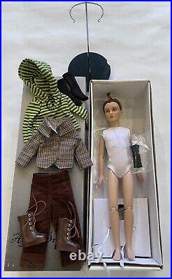 Tonner Agnes Dreary Hide And Go Creep Doll Box Complete Outfit Stand LTD 300