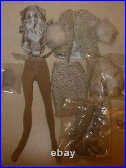 Tonner Antoinette Chilled complete outfit only new & mint boots, suit