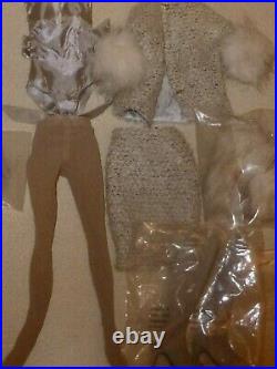 Tonner Antoinette Chilled complete outfit only new & mint boots, suit