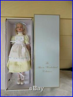 Tonner Classic Alice in Wonderland Doll in Box with Outfit 12 T6-AWDD-02 2006