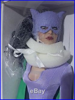 Tonner DC Stars Catwoman Selina Kyle (Purple Outfit) 16 MIB / NRFB