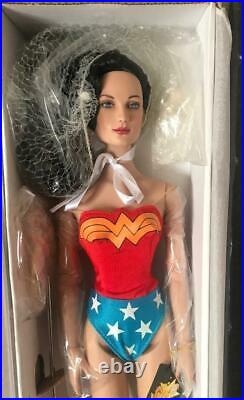 Tonner DC Stars Collection Character Figure Doll Wonder Woman (Classic) NRFB