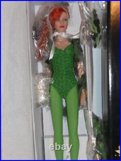 Tonner DC Stars, Poison Ivy, T7-BTDD-04 NRFB Tonner DC Stars, Poison Ivy, T7-BTDD-04 NRFB