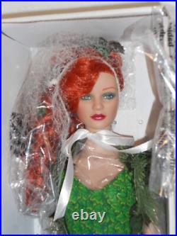 Tonner DC Stars, Poison Ivy, T7-BTDD-04 NRFB Tonner DC Stars, Poison Ivy, T7-BTDD-04 NRFB