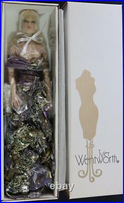 Tonner Dazzling Tyler Wentworth 2011 Limited to 300 T11TWDD04