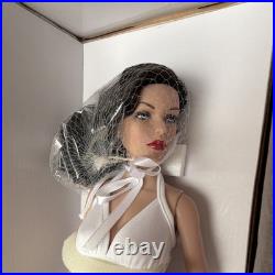 Tonner Deanna Denton Va, Va, Voom! Brunette 17 in Articulated Doll RARE