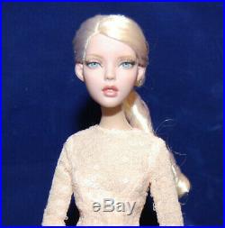 Tonner Deja Vu Doll Penelope's Gala Debut outfit Stand Box