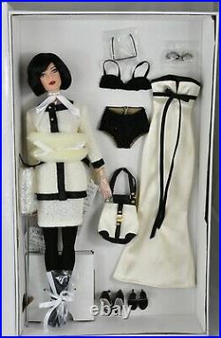 Tonner Deluxe Tyler Wentworth Signature Style Gift Set, Doll Plus Outfits NRFB
