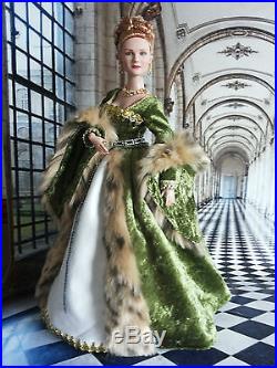 Tonner Doll Kirsten Dunst + Renaissance Outfit 16