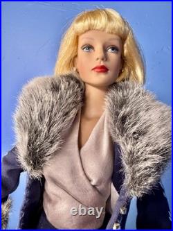 Tonner Doll Sydney Chase Sophisticate 16 (LE) 300 Excellent No Box Or Shoes