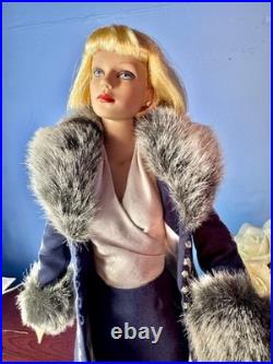 Tonner Doll Sydney Chase Sophisticate 16 (LE) 300 Excellent No Box Or Shoes
