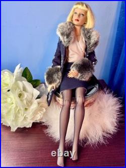 Tonner Doll Sydney Chase Sophisticate 16 (LE) 300 Excellent No Box Or Shoes