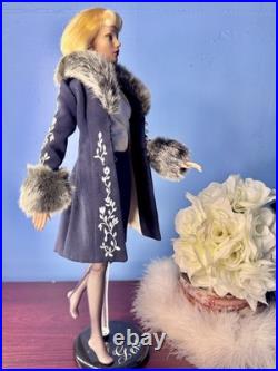 Tonner Doll Sydney Chase Sophisticate 16 (LE) 300 Excellent No Box Or Shoes