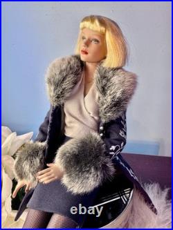 Tonner Doll Sydney Chase Sophisticate 16 (LE) 300 Excellent No Box Or Shoes