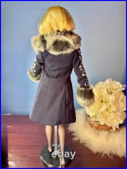 Tonner Doll Sydney Chase Sophisticate 16 (LE) 300 Excellent No Box Or Shoes