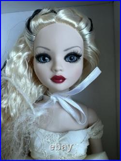 Tonner ELLOWYNE WILDE HALLOWEEN CON 2013 FOREVER AFTER 16 FASHION DOLL NEW NRFB