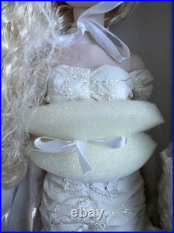 Tonner ELLOWYNE WILDE HALLOWEEN CON 2013 FOREVER AFTER 16 FASHION DOLL NEW NRFB