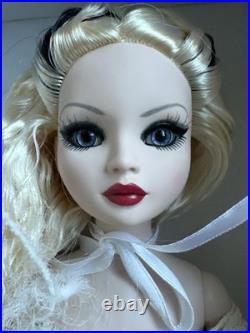Tonner ELLOWYNE WILDE HALLOWEEN CON 2013 FOREVER AFTER 16 FASHION DOLL NEW NRFB