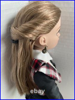 Tonner ELLOWYNE WILDE METRO GIRL 16 vinyl DOLL in a school outfit clothes READ