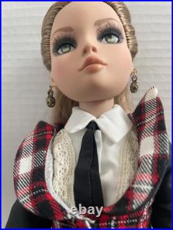 Tonner ELLOWYNE WILDE METRO GIRL 16 vinyl DOLL in a school outfit clothes READ