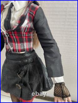 Tonner ELLOWYNE WILDE METRO GIRL 16 vinyl DOLL in a school outfit clothes READ